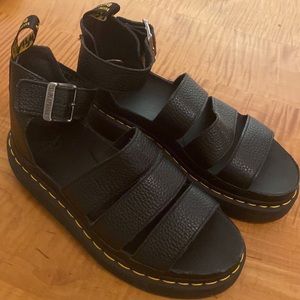 Dr. Martens Clarissa li sandals